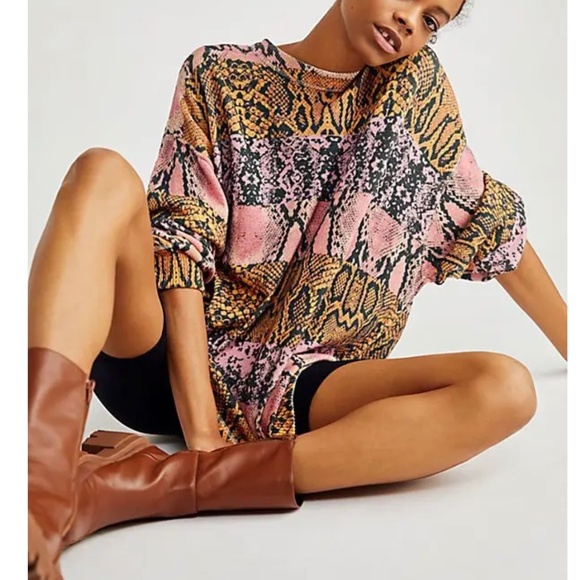 ✨ SALE✨ Free People Cosmos Graphic Python Oversized Pullover - Picture 1 of 6
